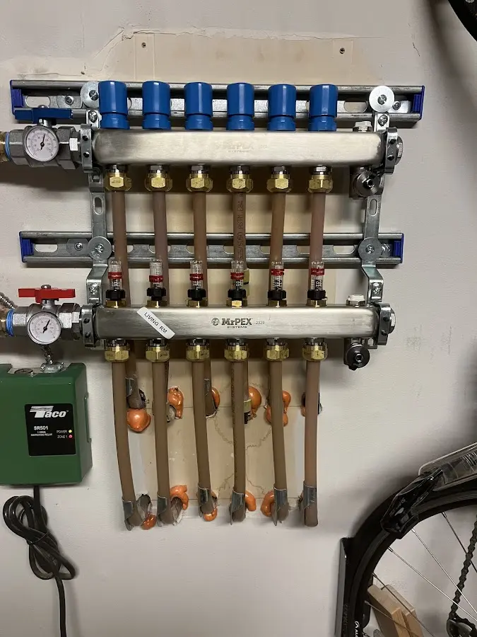 Plumber performing Leak Detection at a residential property in Corona de Tucson